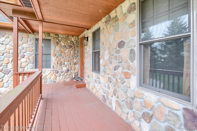 9055 N Island Drive, Flushing Charter Township, MI 48433