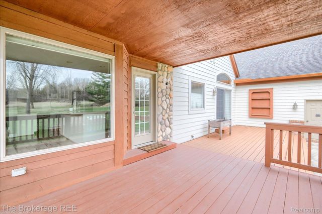 9055 N Island Drive, Flushing Charter Township, MI 48433
