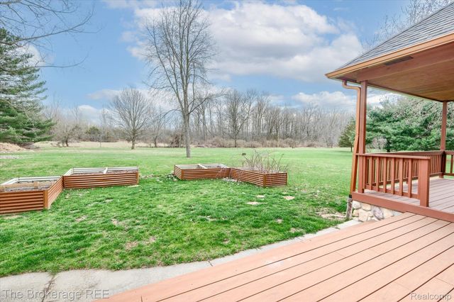 9055 N Island Drive, Flushing Charter Township, MI 48433