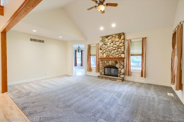 9055 N Island Drive, Flushing Charter Township, MI 48433