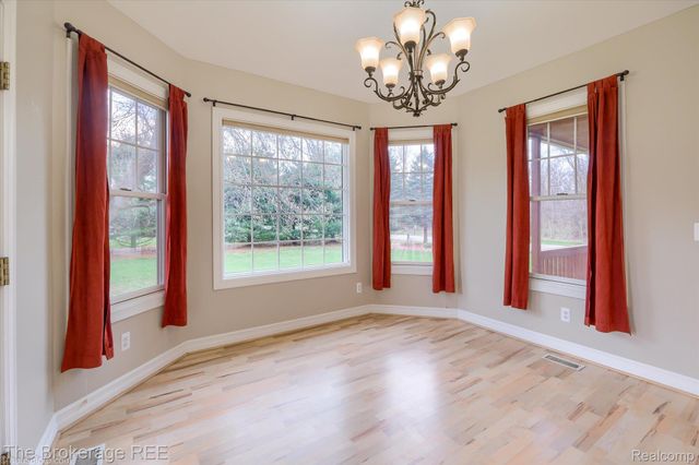 9055 N Island Drive, Flushing Charter Township, MI 48433