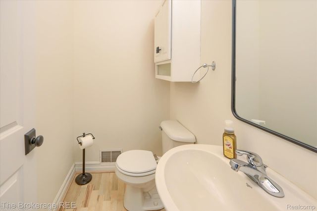 9055 N Island Drive, Flushing Charter Township, MI 48433