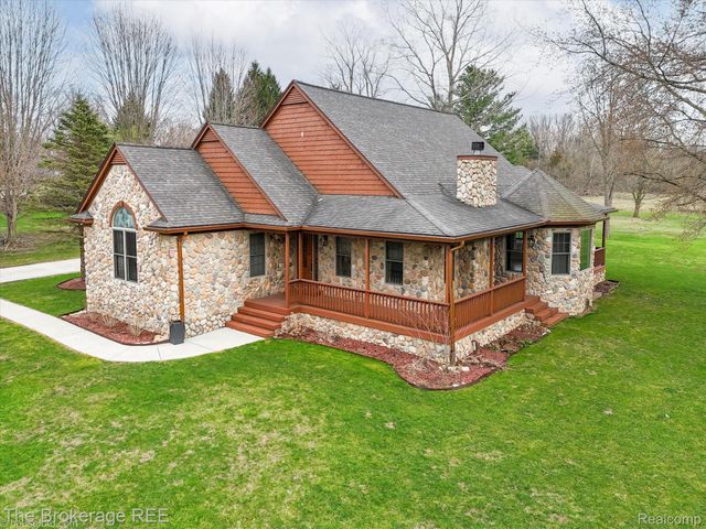 9055 N Island Drive, Flushing Charter Township, MI 48433