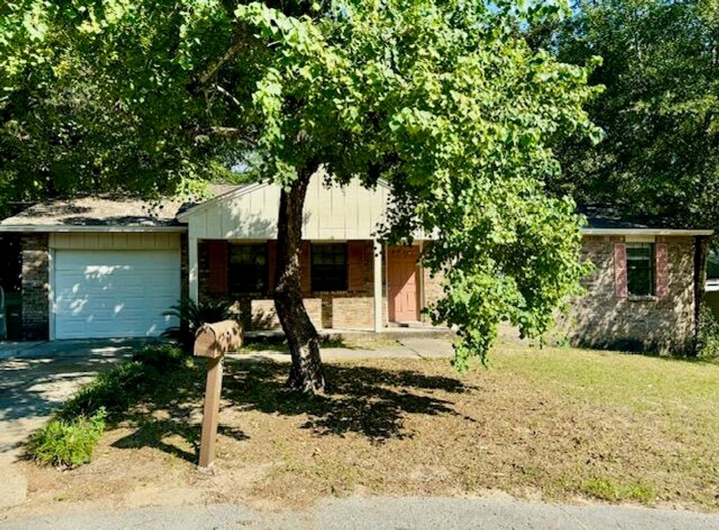 511 Maple Avenue, Niceville, FL 32578