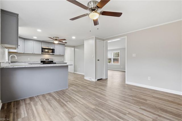 1554 Shellito LN, Suffolk, VA 23437