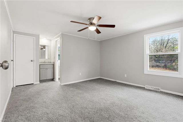 1554 Shellito LN, Suffolk, VA 23437