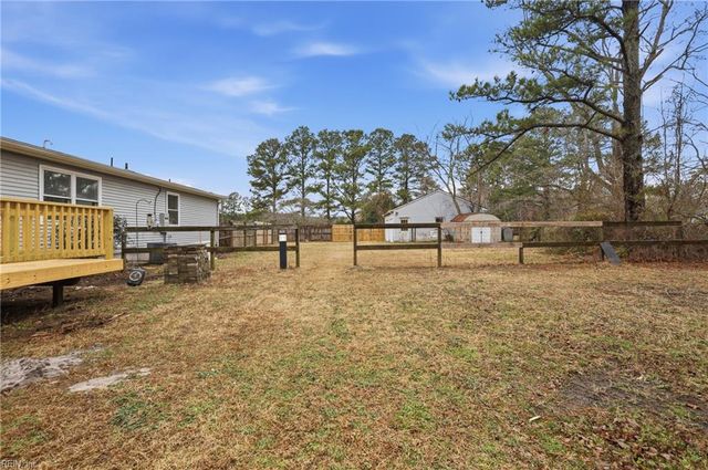 1554 Shellito LN, Suffolk, VA 23437