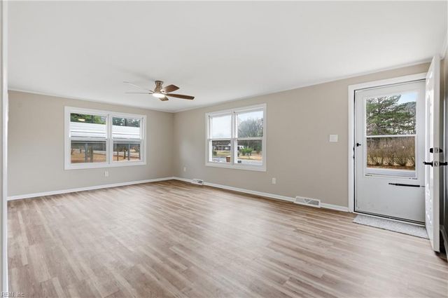 1554 Shellito LN, Suffolk, VA 23437