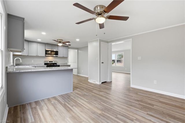 1554 Shellito LN, Suffolk, VA 23437