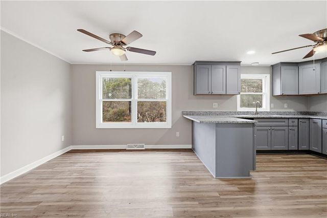 1554 Shellito LN, Suffolk, VA 23437