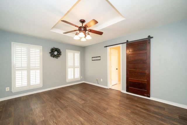 1130 Kensington Ct, Longview, TX 75605