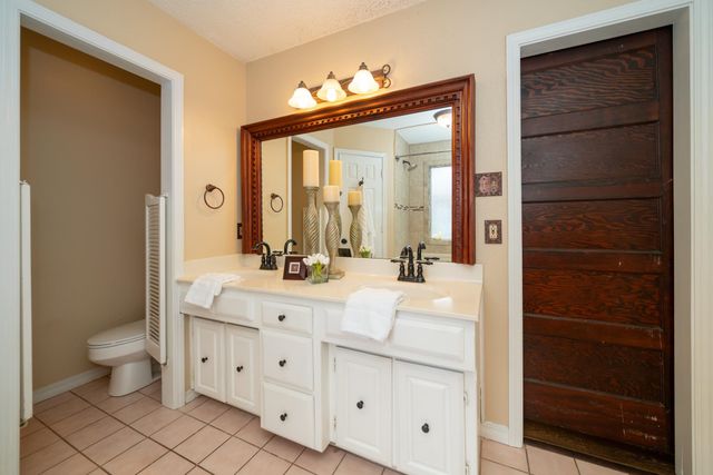 1130 Kensington Ct, Longview, TX 75605