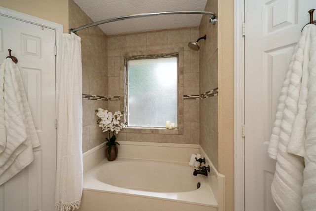 1130 Kensington Ct, Longview, TX 75605