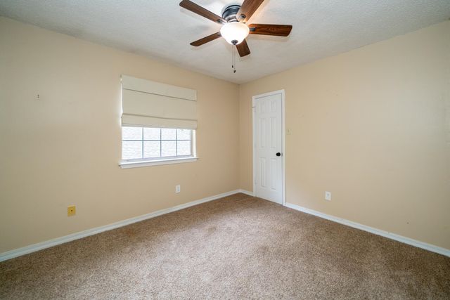 1130 Kensington Ct, Longview, TX 75605