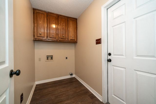 1130 Kensington Ct, Longview, TX 75605