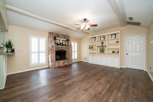 1130 Kensington Ct, Longview, TX 75605