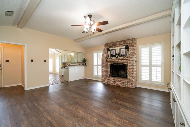 1130 Kensington Ct, Longview, TX 75605