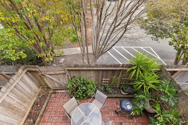 1003 Golf Course Dr, Rohnert Park, CA 94928