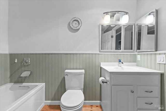 1003 Golf Course Dr, Rohnert Park, CA 94928