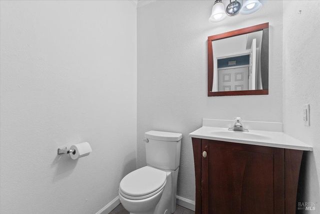 1003 Golf Course Dr, Rohnert Park, CA 94928