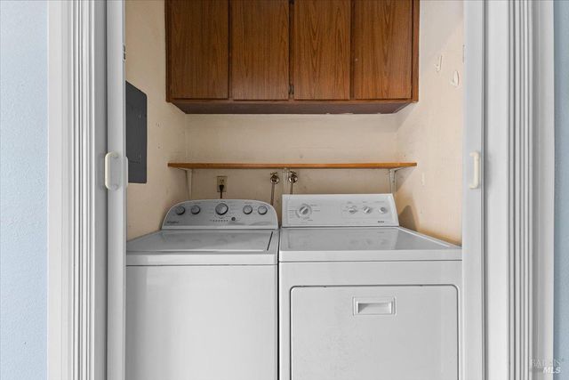 1003 Golf Course Dr, Rohnert Park, CA 94928