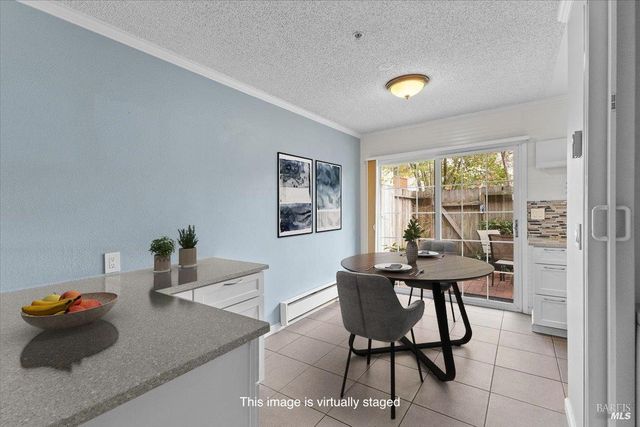 1003 Golf Course Dr, Rohnert Park, CA 94928