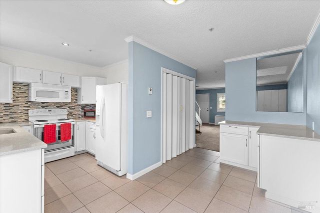 1003 Golf Course Dr, Rohnert Park, CA 94928