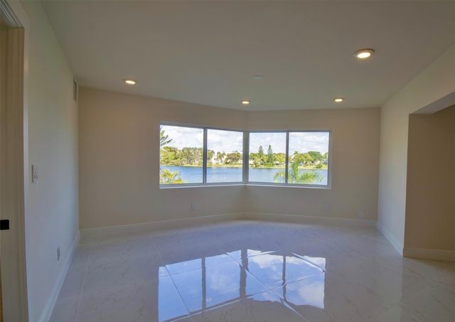 877 NE 195th Street 222, Miami, FL 33179