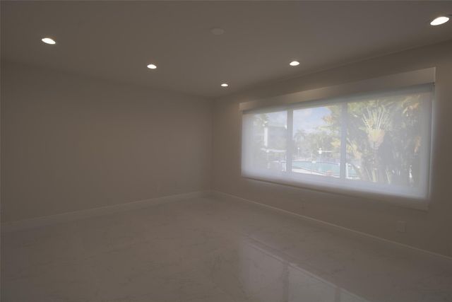 877 NE 195th Street 222, Miami, FL 33179