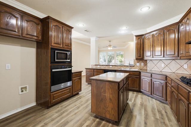 3203 Guadaloupe, Grand Prairie, TX 75054