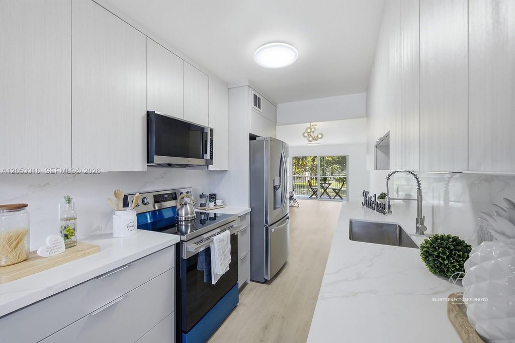 1351 SW 125th Avenue 206S, Pembroke Pines, FL 33027