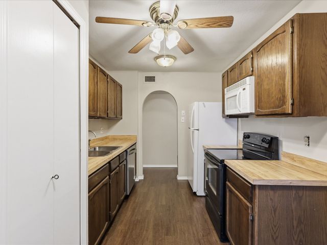 2204 Ridgedale Drive, Carrollton, TX 75006