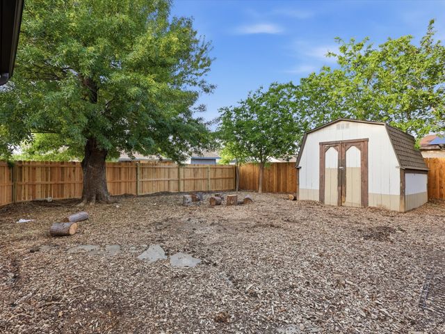 2204 Ridgedale Drive, Carrollton, TX 75006