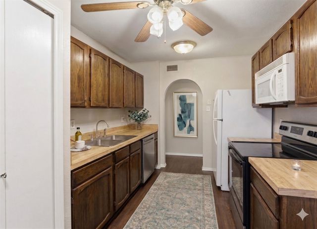 2204 Ridgedale Drive, Carrollton, TX 75006