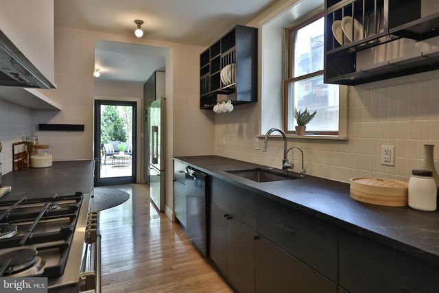 2805 POPLAR ST, Philadelphia, PA 19130