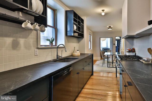 2805 POPLAR ST, Philadelphia, PA 19130