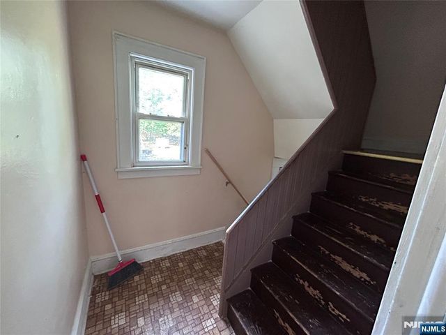 53 Genevieve Avenue, Hawthorne, NJ 07506