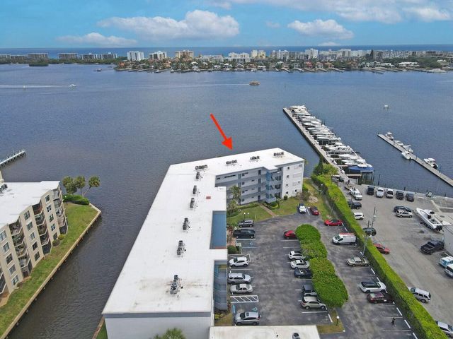 100 Waterway Drive S 209, Lantana, FL 33462