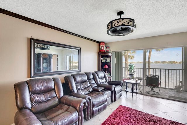 100 Waterway Drive S 209, Lantana, FL 33462