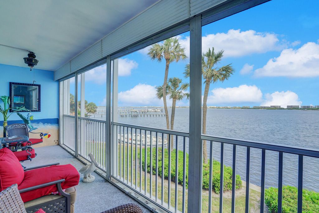 100 Waterway Drive S 209, Lantana, FL 33462