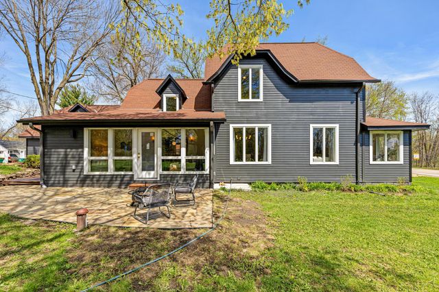 1395 Brown Road S, Wayzata, MN 55391