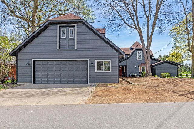 1395 Brown Road S, Wayzata, MN 55391