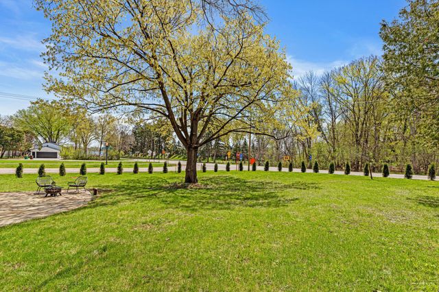 1395 Brown Road S, Wayzata, MN 55391