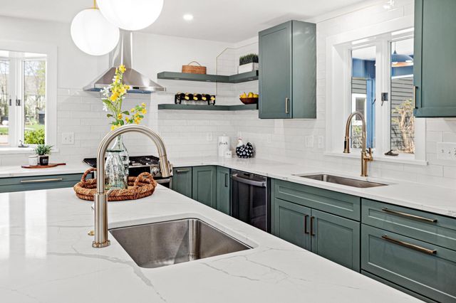 1395 Brown Road S, Wayzata, MN 55391