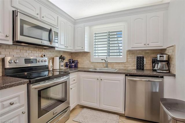 4318 27th CT SW 101, Naples, FL 34116