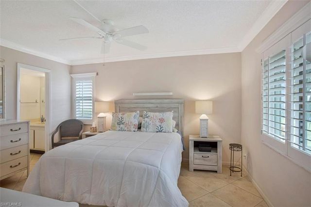 4318 27th CT SW 101, Naples, FL 34116