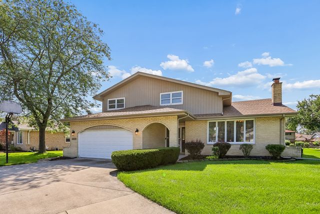12123 Lake View Drive, Orland Park, IL 60467
