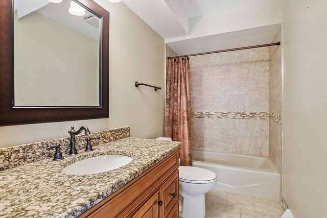 12123 Lake View Drive, Orland Park, IL 60467