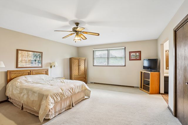 12123 Lake View Drive, Orland Park, IL 60467