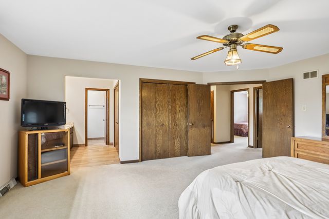 12123 Lake View Drive, Orland Park, IL 60467